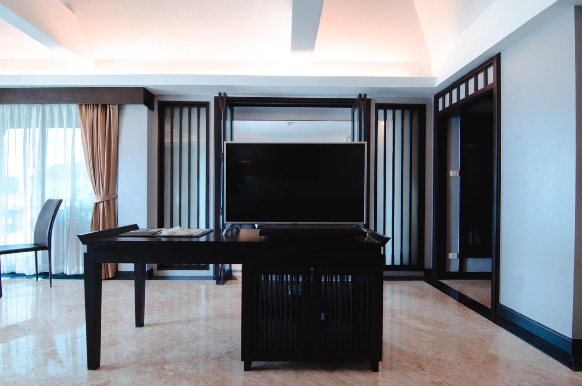 C&N Resort&Spa - SHA Extra Plus Patong Esterno foto