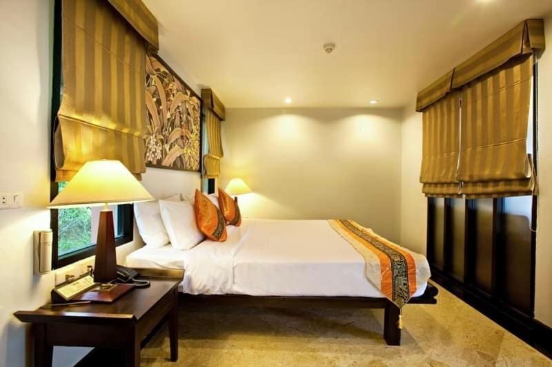 C&N Resort&Spa - SHA Extra Plus Patong Esterno foto